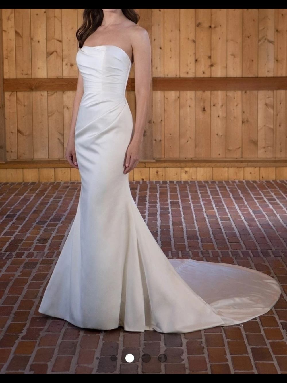 Essence Of Australia D3705  Mermaid Wedding Gown With Detachable Train. Size 12